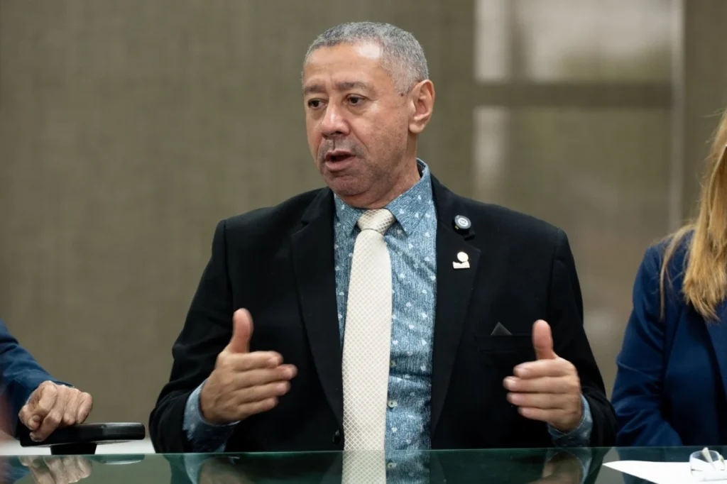 A reunião ocorre após a participação do presidente da OAB-RR, Ednaldo Vidal, na reunião extraordinária do Colégio de Presidentes dos Conselhos Seccionais