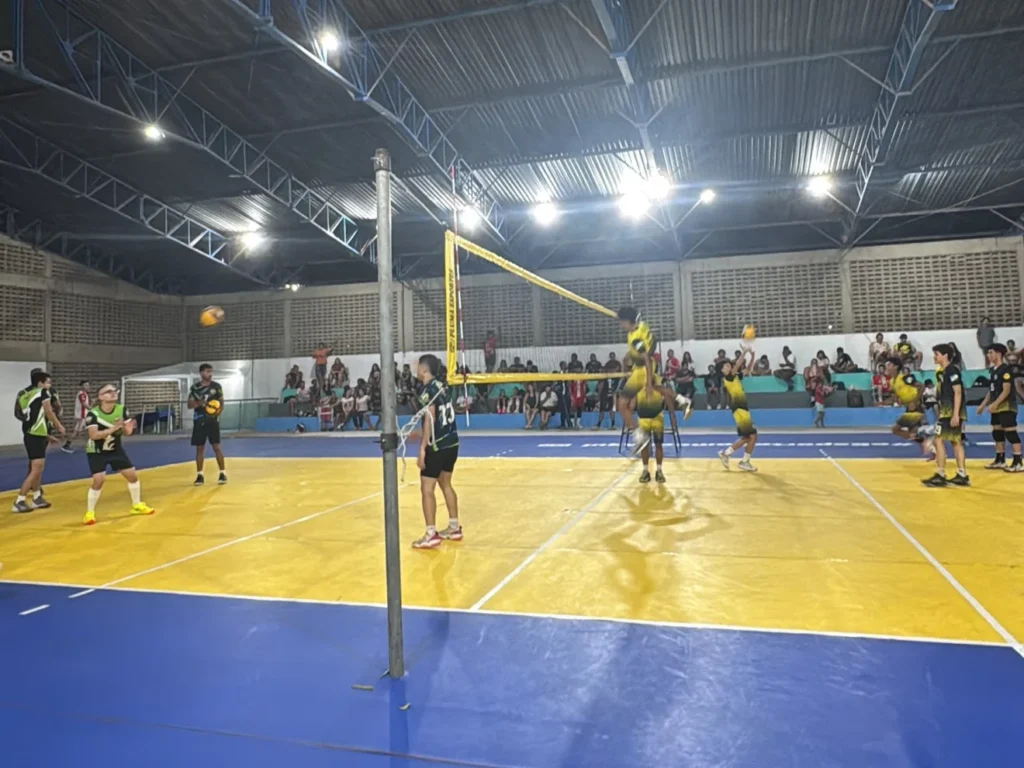 Profissionais da arbitragem que trabalharam na Copa Macuxi de Voleibol denunciam que ainda não receberam pelos serviços prestados no torneio. (Foto: Divulgação)
